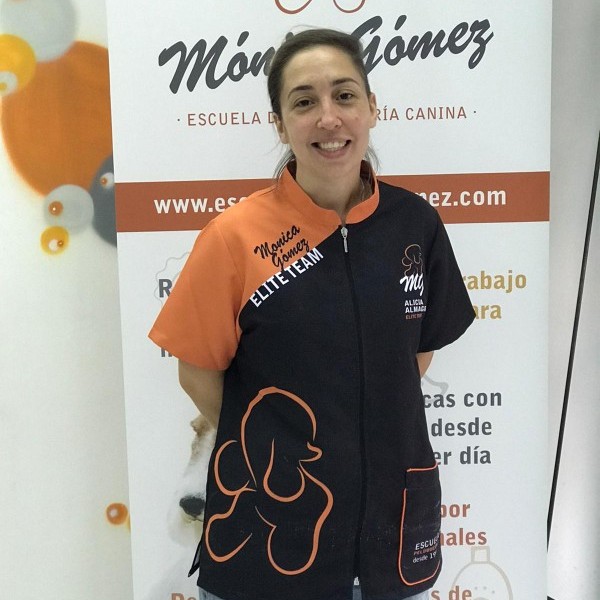 Os presentamos a Alicia, ¡la nueva profesora de la escuela de Alcalá!
